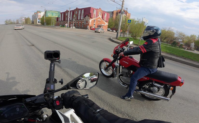 A Ride Through Tomsk with a Legend of Soviet Motorcycle Culture — the Jawa 350