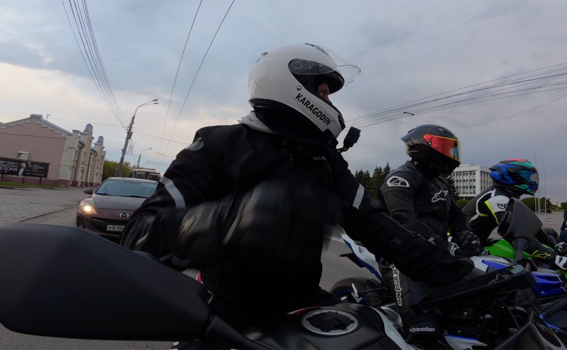 Tomsk Motorcycle Hooligans Rip Through the City and Meet a Real Outlaw (MC Member)